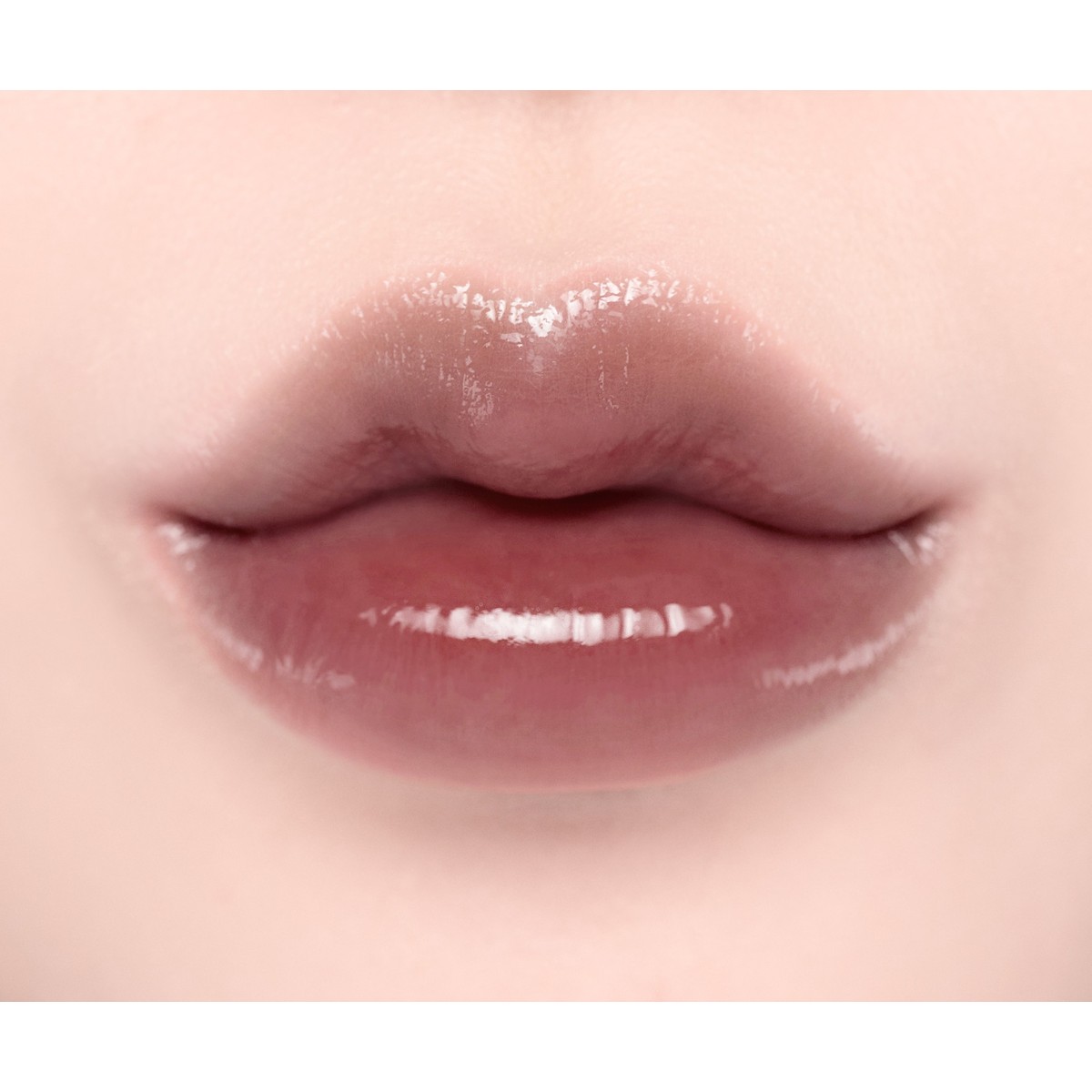 Volumising lip gloss - Laka | MiiN Cosmetics