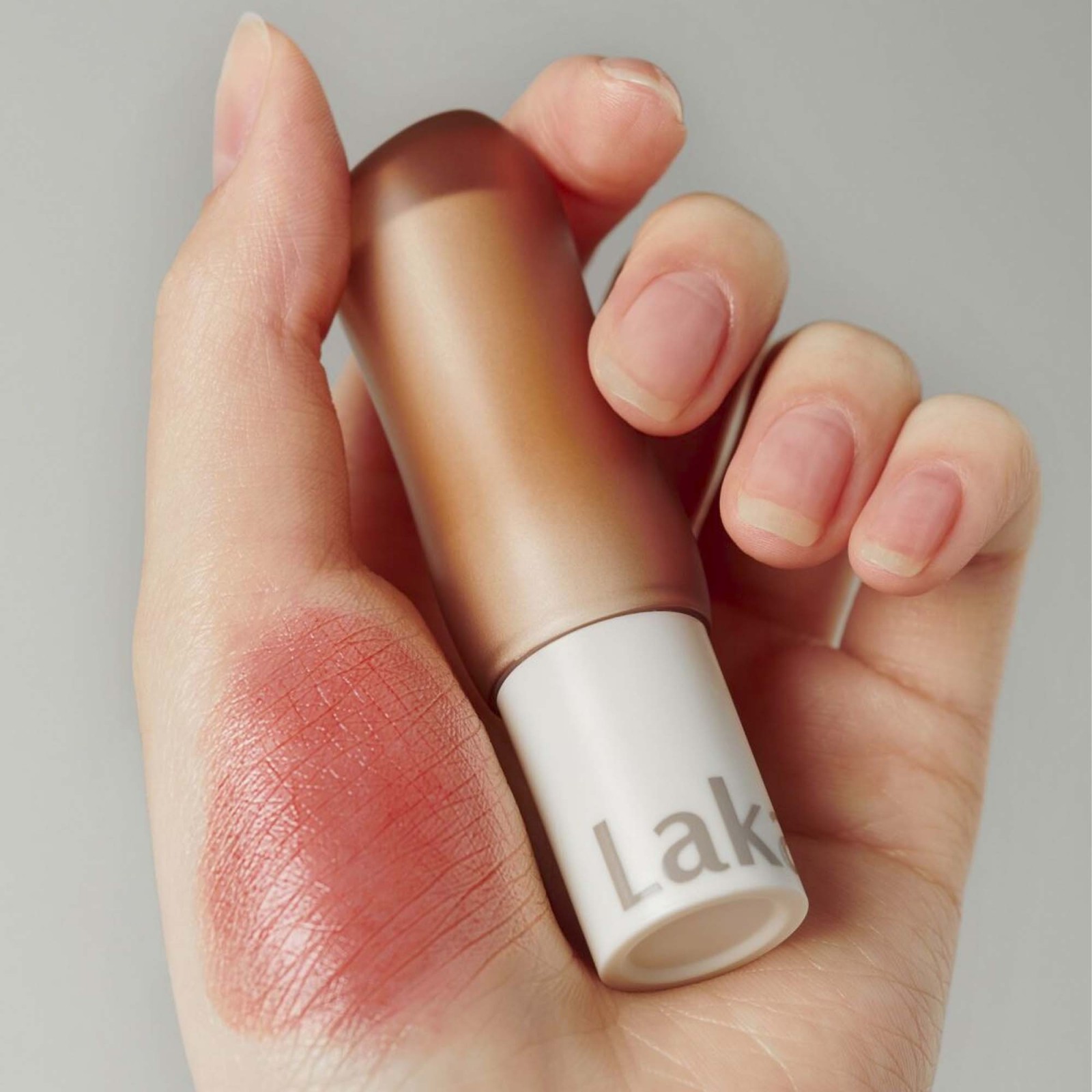 Balsamo labbra idratante vegano colorato - Laka | MiiN Cosmetics