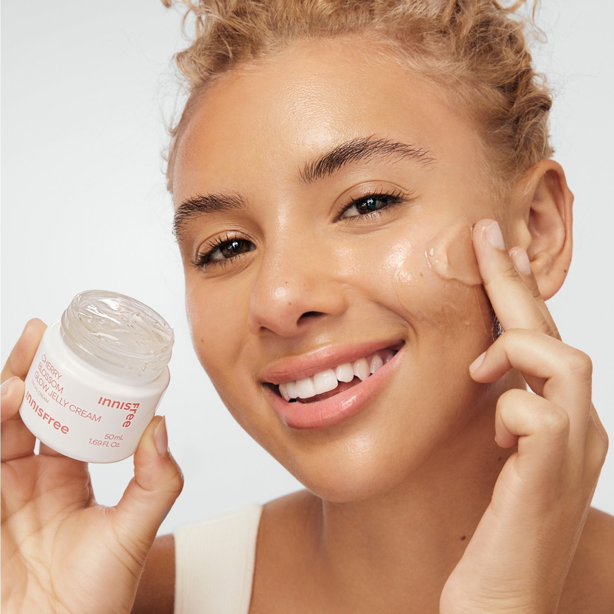 Cherry Blossom Glow Jelly Cream · innisfree | MiiN Cosmetics