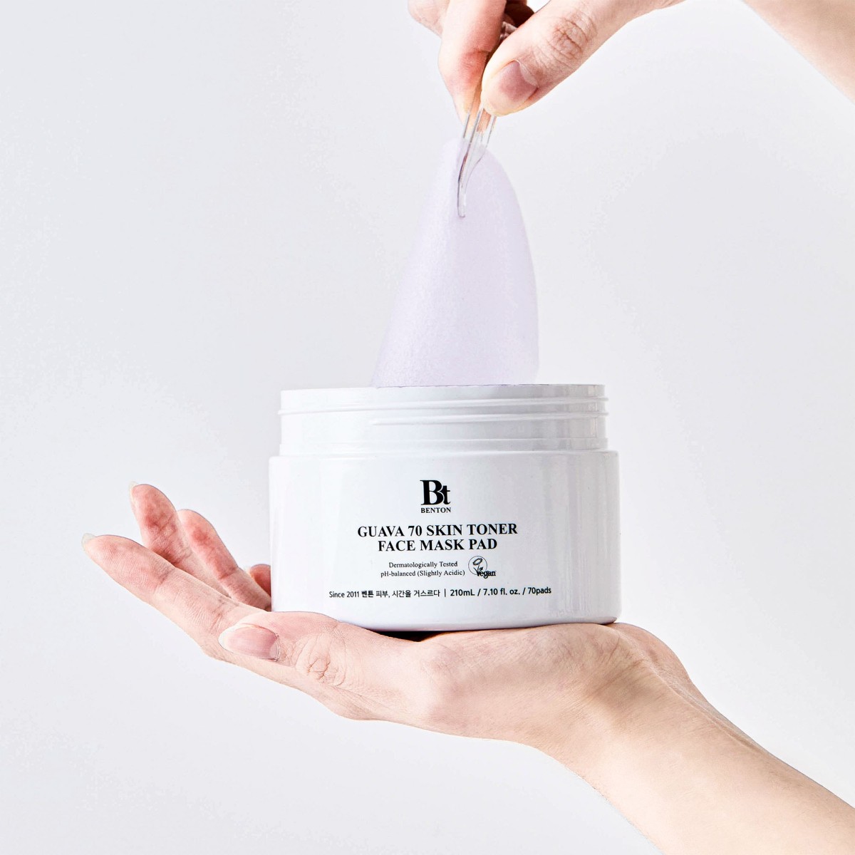 Dischetti Guava 70 Skin Toner Face Mask · Benton | MiiN Cosmetics