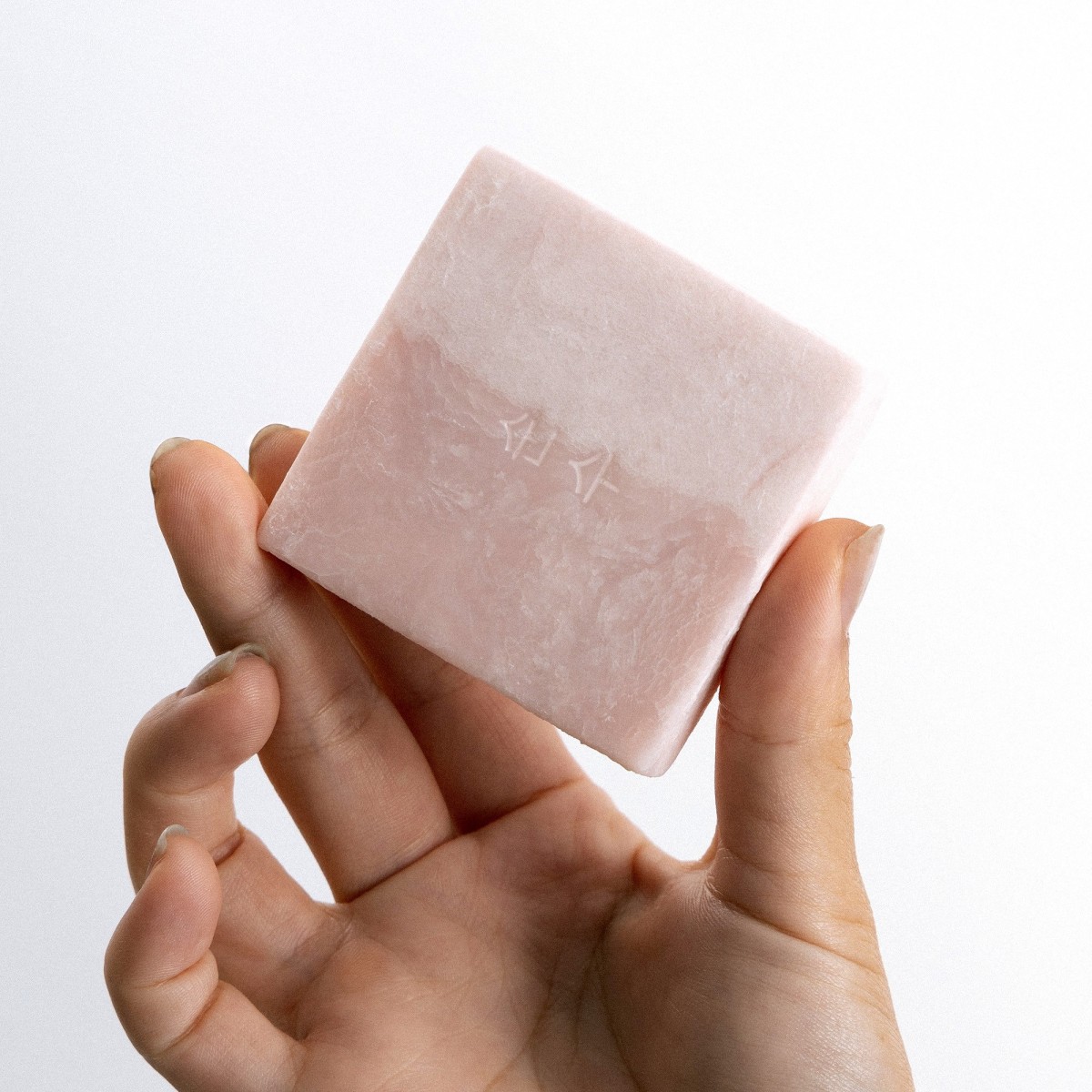 Calamine & Oatmeal Soothing Cleansing Bar - Ondo Beauty | MiiN