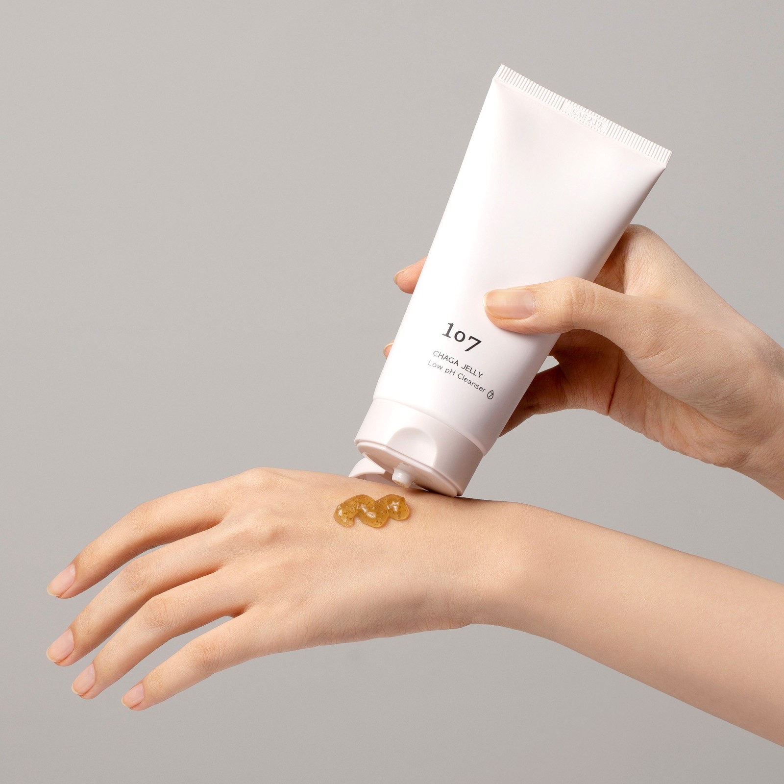 Low PH Cleansing Jelly · 107 | MiiN Cosmetics