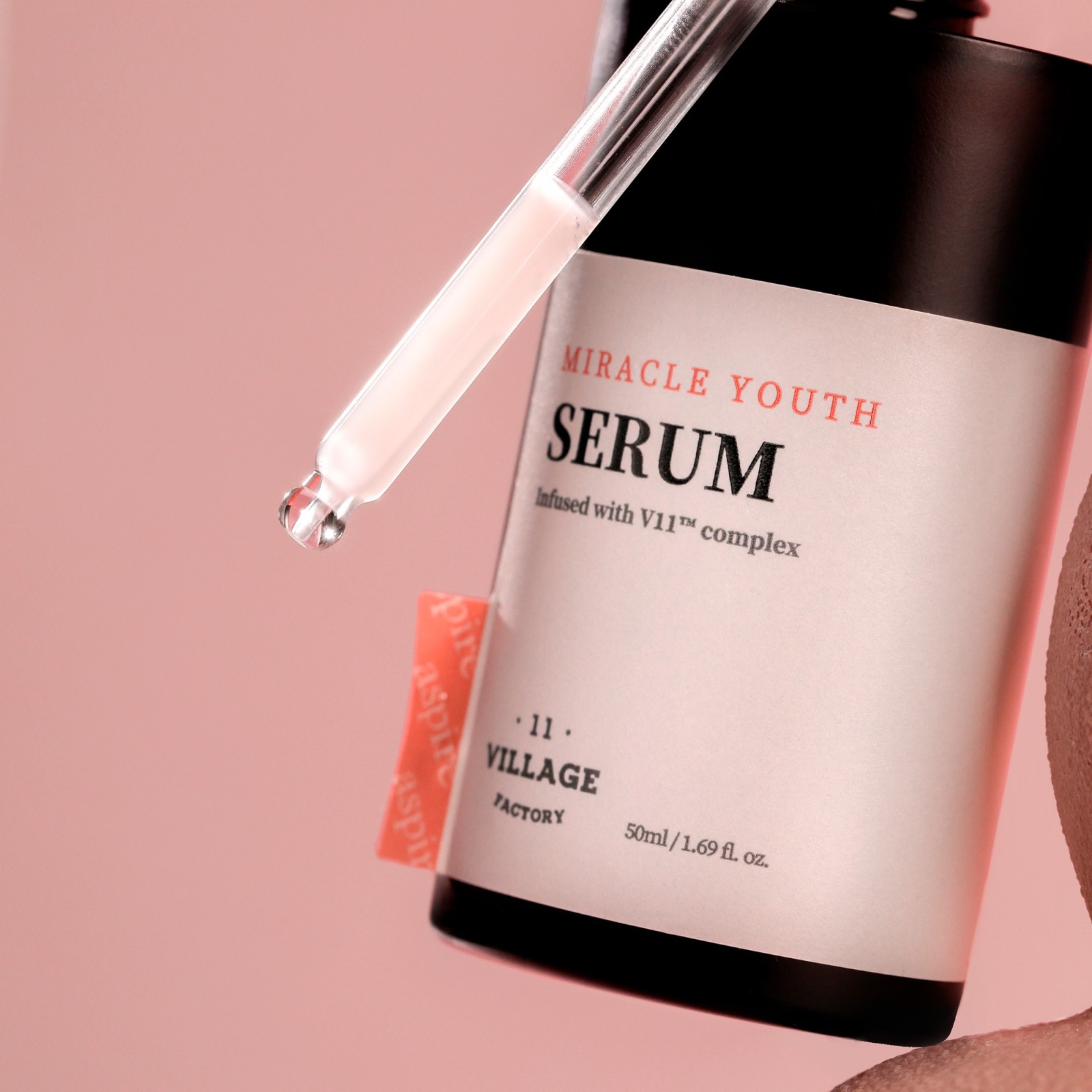 Face Serum with retinol and niacinamide for beginners - Village 11 | MiiN Cosmetics