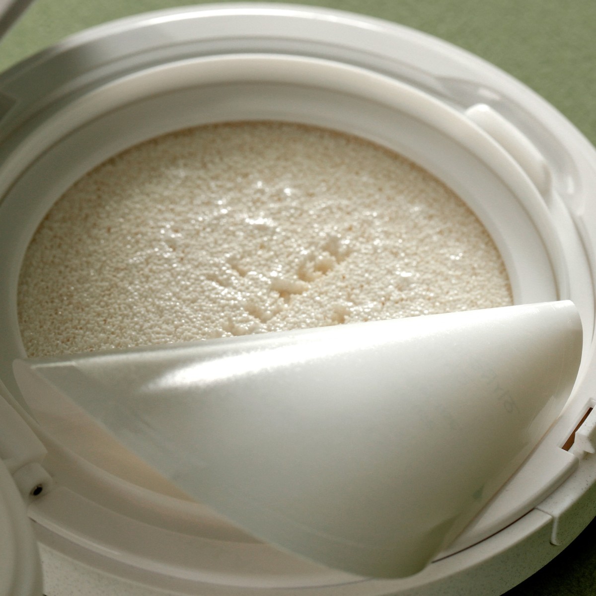 Crema solare Perfect Airy Cushion - Village 11 | MiiN Cosmetics